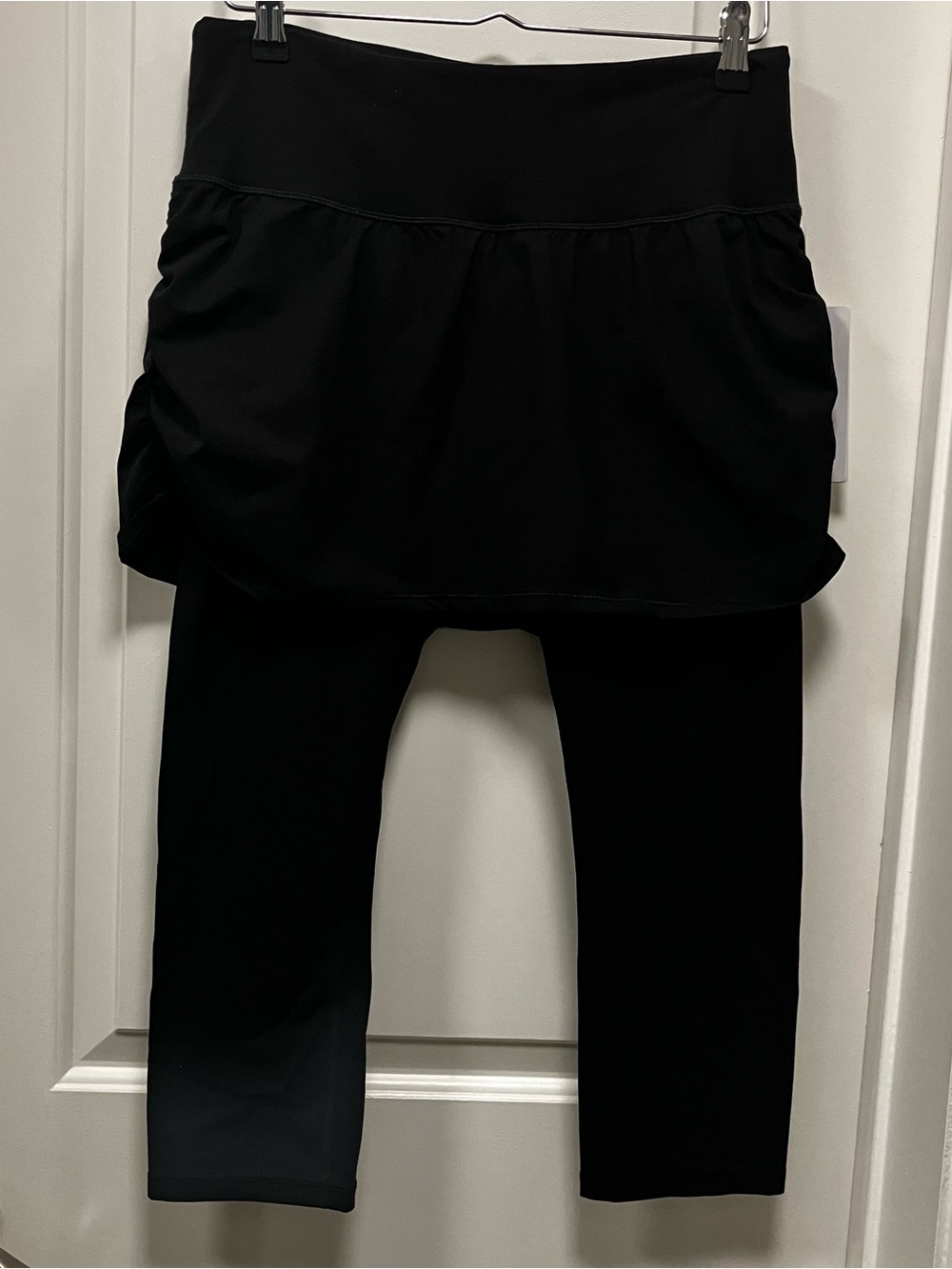 Athleta Elation 2-in-1 Capri Skort Leggings Black Size Large Tall NWT $89